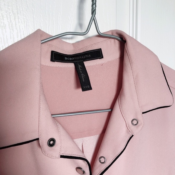 BCBG pink blouse with black piping - Picture 2 of 2